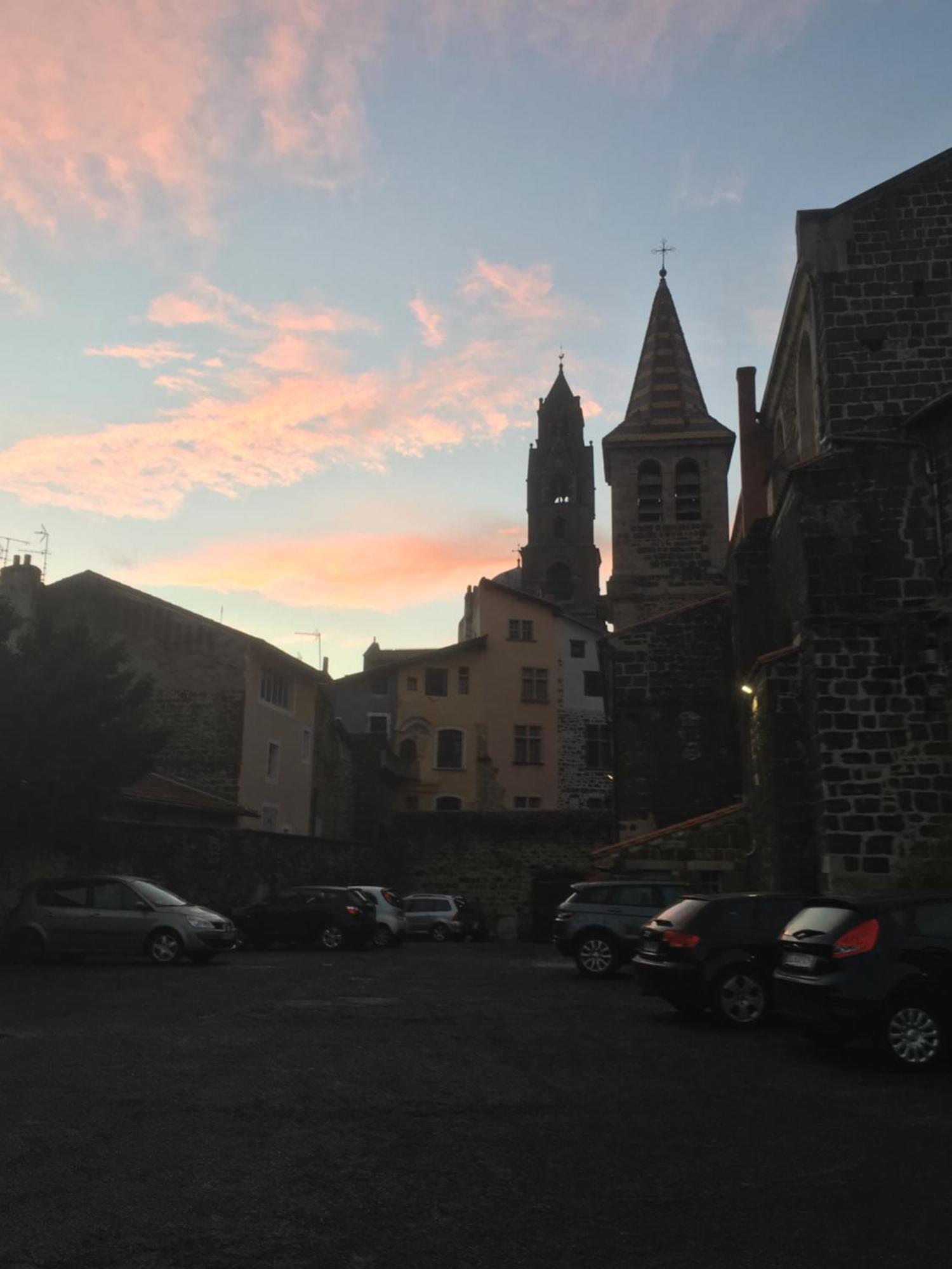 Aux Portes Du Mont Anis Le Puy-en-Velay Exterior foto