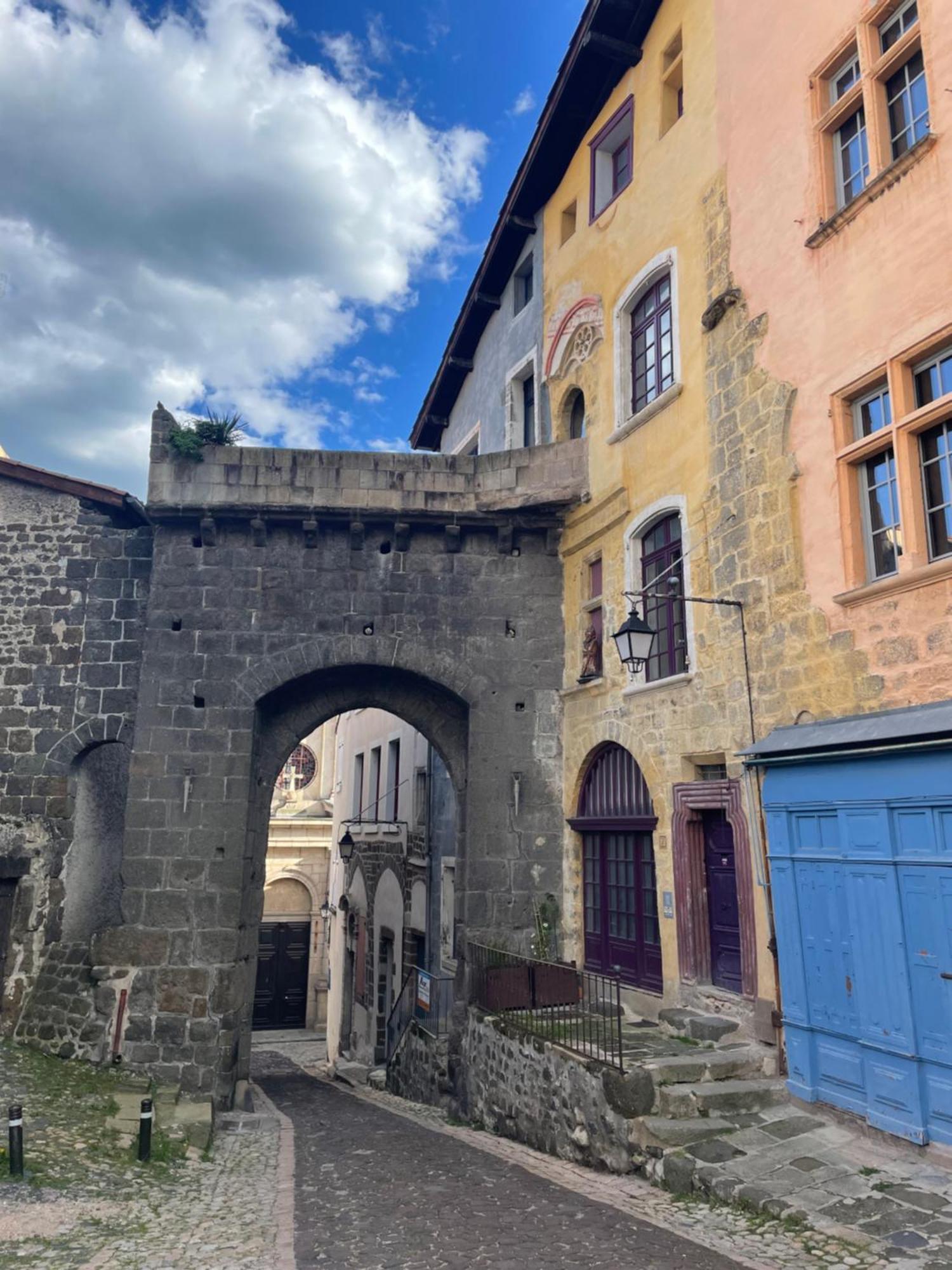 Aux Portes Du Mont Anis Le Puy-en-Velay Exterior foto